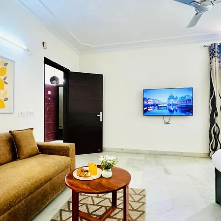 Bluo Studio - Defence Colony - Bathtub, Kitchen